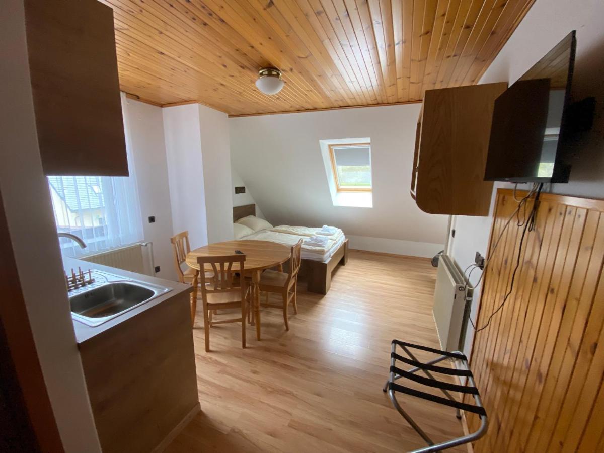 Encijan Apartments Лог-под-Мангартом Экстерьер фото